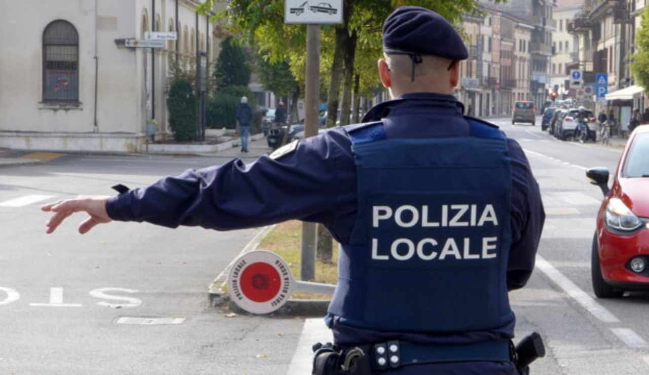 Posto di blocco Polizia Locale - solomotori.it 