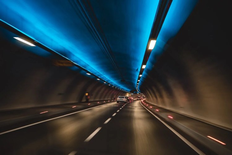 tunnel-guida-auto-patente-solomotori.it