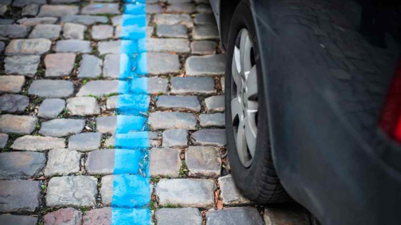 parcheggio-strisce-blu-solomotori.it