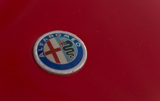 Il logo Alfa Romeo - Fonte Depositphotos - solomotori.it