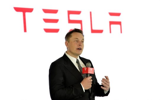 Tesla Elon Musk - Fonte Depositphotos - solomotori.it