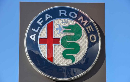 Logo Alfa Romeo - Fonte Depositphotos - solomotori.it